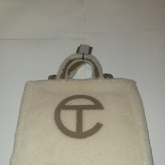 UGG x Telfar Medium Reverse Shearling Shopper Natural - Picture 9 of 16